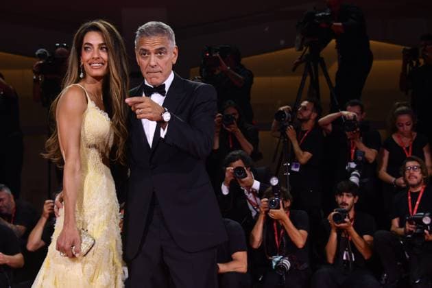 Entertainment Bilder des Tages Venice Italie 81eme Festival du Film de Venise Mostra VENICE, ITALY SEPTEMBER 1st Wolf Red Carpet at the 81th Venice International Film Festival on September 1st2024 in Venice, Italy Brad Pitt, George Clooney, Amy Ryan, Austin Abramsp 308720 2024 09 01 Venice Italie  Copyright: xThomasxBohlenx STAR_308720_044