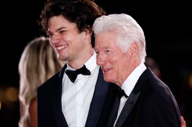 Entertainment Bilder des Tages Richard Gere mit Sohn Homer James Jigme Gere bei der Premiere des Kinofilms Wolfs auf der Biennale di Venezia 2024 81. Internationale Filmfestspiele von Venedig im Palazzo del Cinema. Venedig, 01.09.2024 *** Richard Gere with son Homer James Jigme Gere at the premiere of the feature film Wolfs at the Biennale di Venezia 2024 81 Venice International Film Festival at the Palazzo del Cinema Venice, 01 09 2024 Foto:xD.xBedrosianx xFuturexImagex wolfs_4902