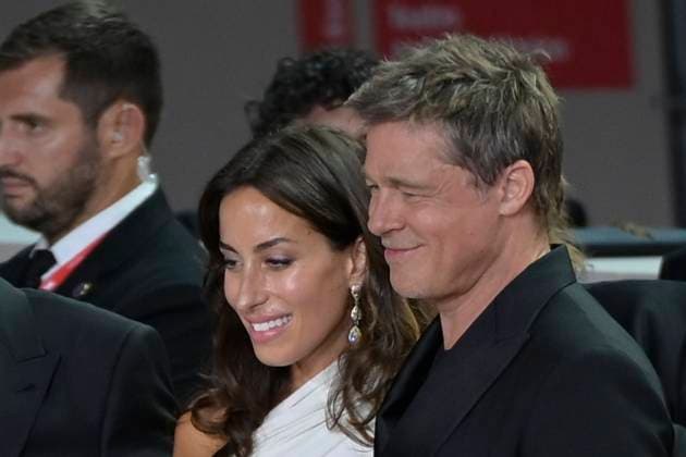 September 1, 2024, Venice Lido, Italy: Ines De Ramon (l) and Brad Pitt (r) attend the red carpet of the movie Wolfs at 81st Venice Film Festival in Venice Lido. Venice Lido Italy - ZUMAs197 20240901_aaa_s197_301 Copyright: xMarioxCartellix