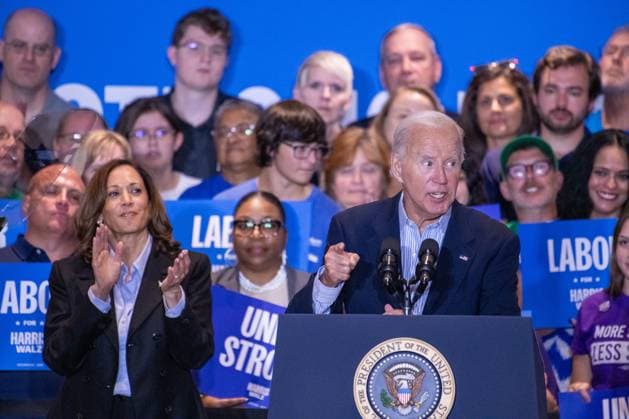 News Themen der Woche KW36 President Joe Biden speaks during a campaign rally for VP Kamala Harris in Pittsburgh at IBEW Local Union 5, on Monday, September 2, 2024.  PIT20240902013 DAVIDxMUSE