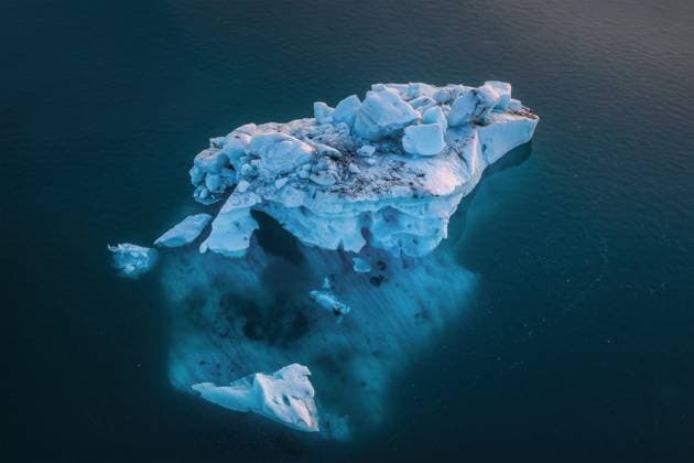 Creative Highlights World Iceland s Jökulsárlón Glacier Lagoon from Above Höfn, Sveitarfélagið Hornafjörður, Iceland CR_FDECQV24090342-1530834-01