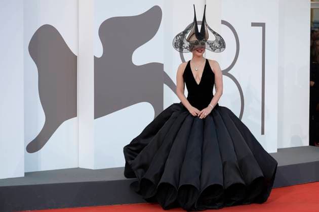 Bilder des Jahres 2024, Entertainment 09 September Entertainment Themen der Woche KW36 Entertainment Bilder des Tages Joker Folie a Deux red carpet in Venice Lido - 04 Sept 2024 Lady Gaga attends the red carpet of the movie Joker Folie a Deux at 81st Venice Film Festival in Venice Lido. Venice Lido Italy Copyright: xMarioxCartellix xSOPAxImagesx Lady Gaga (10)