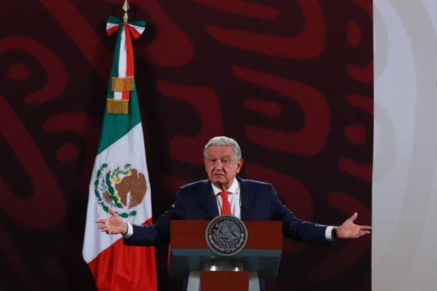 Lopez Obrador Celebrates Approval Of Judicial Reform - Mexico City Mexican President Andres Manuel Lopez Obrador, speaks about the approval of the reform of the judiciary as well as the minimization of the peso s fall against the dollar, during the briefing conference at the National Palace. Mexico City, Mexico, September 4, 2024. Lopez Obrador, paused to talk about the reform to the Judicial Branch, which was approved by the Deputies in general, before his appearance with the media and during the same in particular. After it was announced that it would now go to the Senate of the Republic, AMLO congratulated the representatives of Morena and its allies that make up the Chamber of Deputies for this fact, which he considered to be something Copyright: xEyepix ABACAx