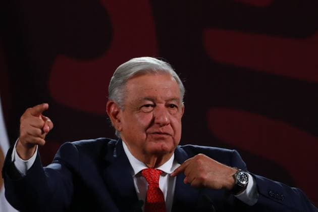 Lopez Obrador Celebrates Approval Of Judicial Reform - Mexico City Mexican President Andres Manuel Lopez Obrador, speaks about the approval of the reform of the judiciary as well as the minimization of the peso s fall against the dollar, during the briefing conference at the National Palace. Mexico City, Mexico, September 4, 2024. Lopez Obrador, paused to talk about the reform to the Judicial Branch, which was approved by the Deputies in general, before his appearance with the media and during the same in particular. After it was announced that it would now go to the Senate of the Republic, AMLO congratulated the representatives of Morena and its allies that make up the Chamber of Deputies for this fact, which he considered to be something Copyright: xEyepix ABACAx