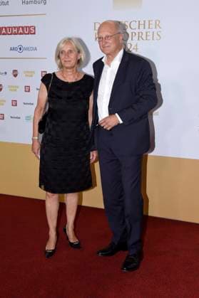Joachim Knuth mit Ehefrau Ulrike Murmann bei der Verleihung des 15. Deutschen Radiopreises 2024 im Musical Theater Neue Flora. Hamburg, 05.09.2024