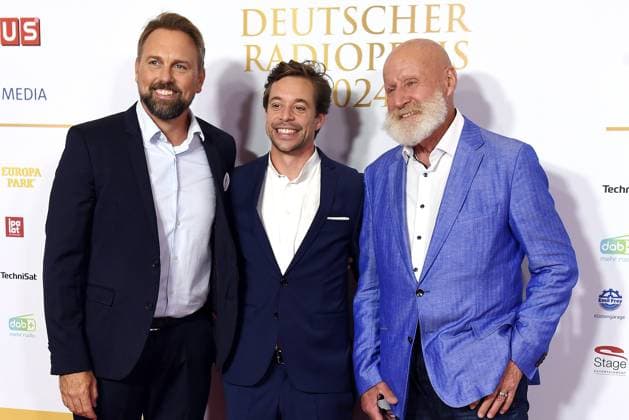 Steven Gaetjen, Tobias Krell und Peter Stockinger bei der Verleihung Deutscher Radiopreis am 5.09.2024 in Hamburg Deutscher Radiopreis 2024 Verleihung in Hamburg