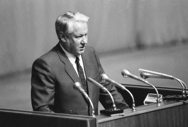 Archivbilder der Woche KW35 Moscow, USSR. President of the RSFSR Boris Yeltsin addresses a meeting at the Extraordinary Session of the Supreme Soviet of the RSFSR, convened in connection with the removal of the current president of the country Mikhail Gorbachev from power and establishment of the State Committee for a State of Emergency (GKChP). High rank Soviet officials headed by USSR Vice-President Gennady Yanayev removed from power the USSR president and created the State Committee on the State of Emergency in order to prevent signing of the New Union Treaty meant to replace the USSR with new federation of sovereign states. Alexander Chumichev TASS  32416984