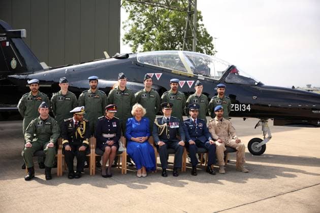 Entertainment Themen der Woche KW36 Britain s Queen Camilla visits RAF Leeming Britain s Queen Camilla poses for a group pic with pilots from 11 squadron of the Qatar Emiri Air Force, during her visit to RAF Leeming, Northallerton, Britain, September 6, 2024., Credit:Phil Noble Avalon UNITED KINGDOM, NORTHALLERTON  Copyright: xPhilxNoblex xAvalonx 0905260625