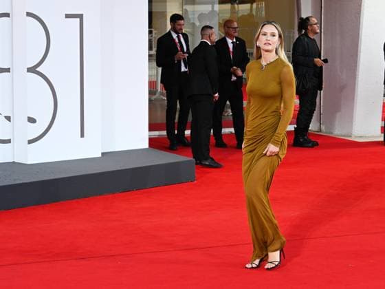 Venice, 81st Venice Film Festival 2024 - Tenth evening. Nuovo IMAIE Award In the photo: Bar Refaeli  Copyright: xManuelexMangiarottix xipa-agencyx xPoolxPhotoxEventsx04x IPA_Agency_IPA49412118