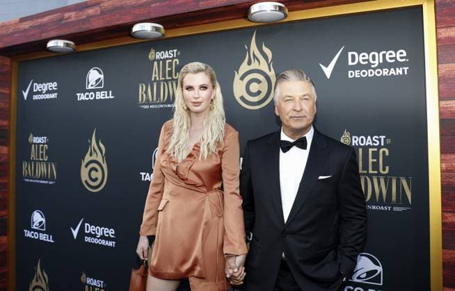 Alec Baldwin und Ireland Baldwin bei der Comedy Central Roast of Alec Baldwin im Saban Theatre in Beverly Hills, USA am 7. September 2019 Alec Baldwin and Ireland Baldwin at the Comedy Central Roast of Alec Baldwin held at the Saban Theatre in Beverly Hills, USA on September 7, 2019 Copyright: imageBROKER Lumeimages.com ibltuj11334242.jpg