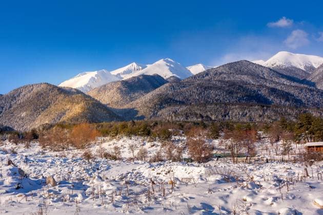 Bansko, Bulgarien Ferienort Winter Panoramablick auf Schnee Pirin Mountains Peaks Bansko, Bulgaria resort winter panoramic view of snow Pirin mountains peaks Copyright: imageBROKER Nataliya_Nazarova{} ibxiqx09687644.jpg
