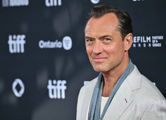 Entertainment Themen der Woche KW36 Entertainment Bilder des Tages Jude Law arrives for the world premiere of Eden at Roy Thomson Hall during the Toronto International Film Festival in Toronto, Canada on Saturday, September 7, 2024.  TOR2024090722 CHRISxCHEW