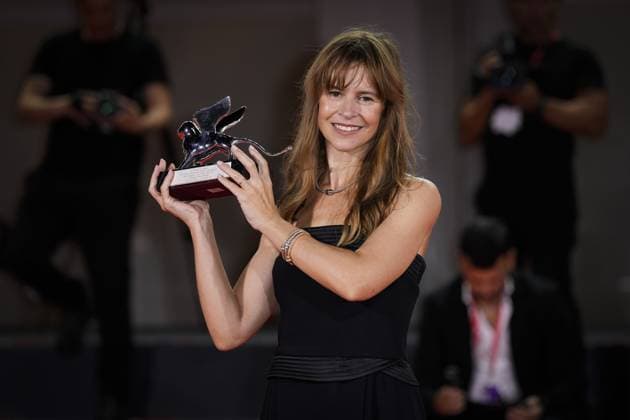 Bilder des Jahres 2024, Entertainment 09 September Entertainment Themen der Woche KW36 Entertainment Bilder des Tages Foto IPP Daniele Cifala™ Venezia 07 09 2024 2024 Winners Photocall - The 81st Venice International Film Festival nella foto : Maura Delpero Italy Photo Press - World Copyright *** IPP Photo Daniele Cifala™ Venice 07 09 2024 2024 Winners Photocall The 81st Venice International Film Festival in the photo Maura Delpero Italy Photo Press World Copyright 