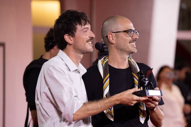 News - 2024 Winners Photocall - The 81st Venice International Film Festival Murilo Hauser and Heitor Lorega pose with the Best Screenplay award for I™m Still Here during the 81st Venice International Film Festival at Palazzo del Cinema on September 07, 2024 in Venice, Italy. Photo: Cinzia Camela. Lido di Venezia Palazzo del Cinema Italy Copyright: xCinziaxCamelax xLiveMediax LPN_1508500