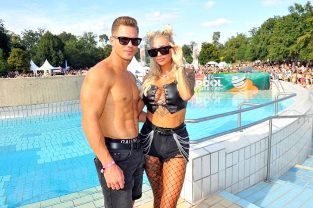 WORLD CLUB DOME Realitystar Island . Cedric Beidinger und Eliza Marie Klenner anläßlich des WORLD CLUB DOME Realitystar Island am 07.09.2024 im Deutsche Bank Park Frankfurt Main. 20240907MWI002874 *** WORLD CLUB DOME Realitystar Island Cedric Beidinger and Eliza Marie Klenner on the occasion of the WORLD CLUB DOME Realitystar Island on 07 09 2024 at Deutsche Bank Park Frankfurt Main 20240907MWI002874