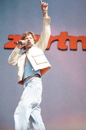 Der Sänger Zartmann bei seinem Auftritt beim Musikfestival Superbloom in München am 08.09.2024. München Olympiapark Bayern Deutschland