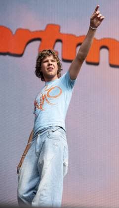 Der Sänger Zartmann bei seinem Auftritt beim Musikfestival Superbloom in München am 08.09.2024. München Olympiapark Bayern Deutschland
