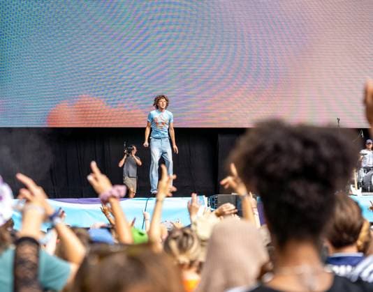 Der Sänger Zartmann bei seinem Auftritt beim Musikfestival Superbloom in München am 08.09.2024. München Olympiapark Bayern Deutschland