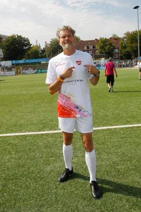 Goetz Otto beim Benefiz beim Benefiz Fussballspiel Kicken mit Herz zugunsten der Kinder Herzstation der Universitaetsklinik Eppendorf am 8.09.2024 in Hamburg Kicken mit Herz 2024 Benefiz Event in Hamburg
