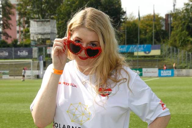 Sandra Quadflieg beim Benefiz beim Benefiz Fussballspiel Kicken mit Herz zugunsten der Kinder Herzstation der Universitaetsklinik Eppendorf am 8.09.2024 in Hamburg Kicken mit Herz 2024 Benefiz Event in Hamburg