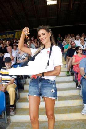 Yasmina Filali beim Benefiz Fussballspiel Kicken mit Herz zugunsten der Kinder Herzstation der Universitaetsklinik Eppendorf am 8.09.2024 in Hamburg Kicken mit Herz 2024 Benefiz Event in Hamburg