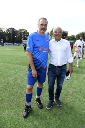 Prof. Dr. med. Thomas Mir und Felix Magath beim 16. Benefiz Fussballspiel Kicken mit Herz zugunsten der Kinder Herzstation des UKE Eppendorf in Hamburg am 08.09.2024