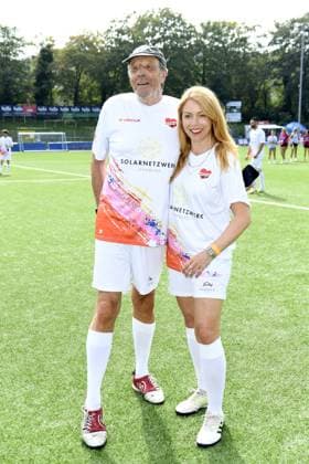 Rolf Harald Fuhrmann und Esther Roling beim 16. Benefiz Fussballspiel Kicken mit Herz zugunsten der Kinder Herzstation des UKE Eppendorf in Hamburg am 08.09.2024