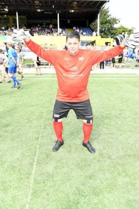 Tim Mälzer beim 16. Benefiz Fussballspiel Kicken mit Herz zugunsten der Kinder Herzstation des UKE Eppendorf in Hamburg am 08.09.2024