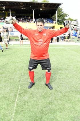 Tim Mälzer beim 16. Benefiz Fussballspiel Kicken mit Herz zugunsten der Kinder Herzstation des UKE Eppendorf in Hamburg am 08.09.2024