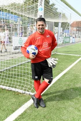 Tim Mälzer beim 16. Benefiz Fussballspiel Kicken mit Herz zugunsten der Kinder Herzstation des UKE Eppendorf in Hamburg am 08.09.2024