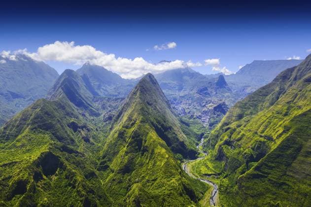 Cirque de Mafate, Dos d Ane auf der Insel La Réunion Cirque de Mafate, Dos d Ane at Reunion Island Copyright: imageBROKER FontainexGael ibxiqx11158640.jpg