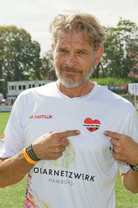RECORD DATE NOT STATED KICKEN MIT HERZ, 08.09.2024 Götz Otto, Kicken mit Herz das Benefiz Fussballspiel zu Gunsten der Kinderstation des UKE im Stadion des SC Victoria, Hamburg, 08.09.2024 Copyright: xEventpressxMPx