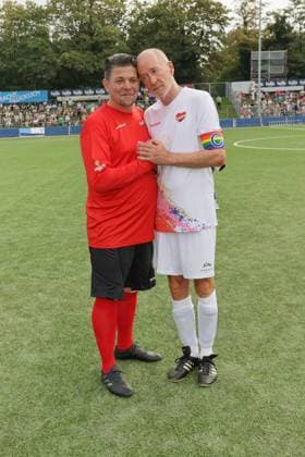 RECORD DATE NOT STATED KICKEN MIT HERZ, 08.09.2024 Tim Mälzer, Peter Lohmeyer, Kicken mit Herz das Benefiz Fussballspiel zu Gunsten der Kinderstation des UKE im Stadion des SC Victoria, Hamburg, 08.09.2024 Copyright: xEventpressxMPx