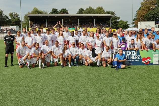 RECORD DATE NOT STATED KICKEN MIT HERZ, 08.09.2024 Teamfoto Hamburg Allstars, Kicken mit Herz das Benefiz Fussballspiel zu Gunsten der Kinderstation des UKE im Stadion des SC Victoria, Hamburg, 08.09.2024 Copyright: xEventpressxMPx