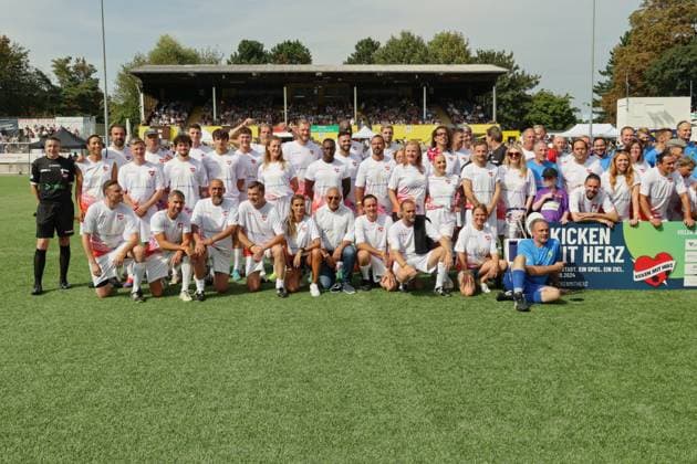 RECORD DATE NOT STATED KICKEN MIT HERZ, 08.09.2024 Teamfoto Hamburg Allstars, Kicken mit Herz das Benefiz Fussballspiel zu Gunsten der Kinderstation des UKE im Stadion des SC Victoria, Hamburg, 08.09.2024 Copyright: xEventpressxMPx