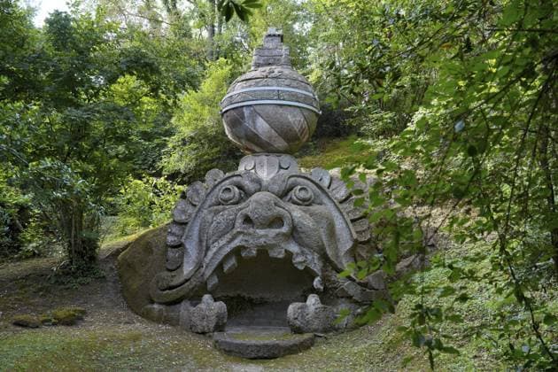 Glaukos, Sacro Bosco, Heiliger Wald, Park der Ungeheuer, Parco dei Mostri, Groteske, Monumentalskulpturen, antikisierenden Architekturen, Stadt Bomarzo, Provinz Viterbo, Region Latium, Italien, Bomarzo, Latium, Italien, Europa Glaukos, Sacro Bosco, Sacred Forest, Park of the Monsters, Parco dei Mostri, grotesque, monumental sculptures, antique architecture, city of Bomarzo, province of Viterbo, Lazio region, Italy, Bomarzo, Lazio, Italy, Europe Copyright: imageBROKER JirixHubatka ibllid11209030.jpg