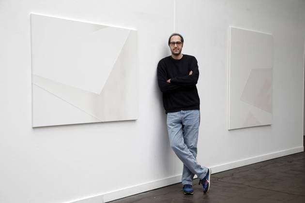 Bilder des Jahres 2024, Entertainment 09 September Entertainment Themen der Woche KW37 Entertainment Bilder des Tages RECORD DATE NOT STATED Ausstellung Verein für aktuelle Kunst ** NUR FÜR REDAKTIONELLE ZWECKE ** EDITORIAL USE ONLY **<p>Maler Christoph Breitmar mit seinen Gemälden in der neuen Ausstellung beim Verein für aktuelle Kunst in Oberhausen am Montag, den 9. September 2024 Deutschland NRW Oberhausen Copyright: KerstinxBögeholz *** Exhibition Verein für aktuelle Kunst FOR EDITORIAL PURPOSES ONLY EDITORIAL USE ONLY p Painter Christoph Breitmar with his paintings in the new exhibition at the Verein für aktuelle Kunst in Oberhausen on Monday, September 9, 2024 Germany NRW Oberhausen Copyright KerstinxBögeholz Copyright: KerstinxBögeholz doc7x3wktojlsk191oetkz7 ,EDITORIAL USE ONLY