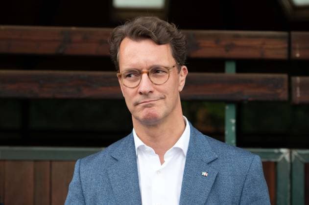Hendrik WUEST, Wüst, CDU, Ministerpraesident des Landes Nordrhein-Westfalen, Portraet, Porträt, Portrait, Angeschnittenes Einzelbild, Einzelmotiv, Ministerpraesident Hendrik Wuest besucht den Pferdezuchtbetrieb von Isabell Werth am 09.09.2024, in Rheinberg *** Hendrik WUEST, Wüst, CDU, Ministerpraesident of North Rhine-Westphalia, portrait, portrait, cropped single image, single motif, Ministerpraesident Hendrik Wuest visits the horse breeding farm of Isabell Werth on 09 09 2024, in Rheinberg