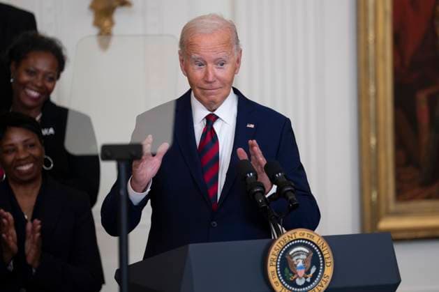 September 10, 2024, Washington, District Of Columbia, USA: United States President Joe Biden welcomes the University of South Carolina Gamecocks Women™s Basketball Team to the White House in Washington, DC to celebrate their 2023-2024 NCAA championship season at the September 10, 2024 Washington USA - ZUMAs152 20240910_faa_s152_095 Copyright: xChrisxKleponisx