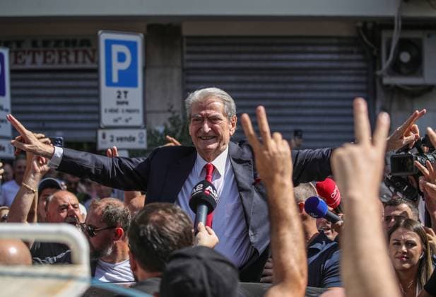 News Themen der Woche KW37 News Bilder des Tages September 11, 2024, Tirana, Tirana, Albania: Sali Berisha, leader of Albanian opposition Democratic Party, address his supporters as arrive at the office of Anti Corruption Special Prosecutor (SPAK) were he has to be charged for corruption by country prosecutors. Tirana Albania - ZUMAb266 20240911_zip_b266_004 Copyright: xArmandoxBabanix