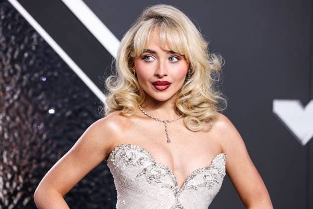 2024 MTV Video Music Awards - Arrivals ELMONT, NEW YORK, USA - SEPTEMBER 11: Sabrina Carpenter wearing a vintage Bob Mackie dress from Tab Vintage arrives at the 2024 MTV Video Music Awards held at UBS Arena on September 11, 2024 in Elmont, New York, United States., Credit:Xavier Collin Avalon United States, New York, Elmont, UBS Arena  Copyright: xXavierxCollinx xAvalonx 0907006141