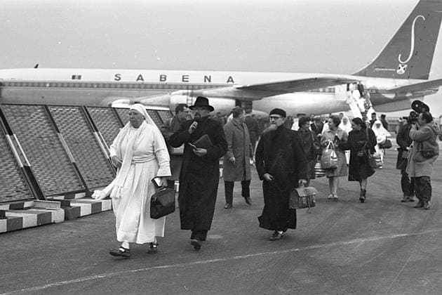 Ancestor : RETOUR DES RÉFUGIÉS DU CONGO 1964- CRISE CONGOLAISE RETOUR DE RAPATRIÉS -RETOUR DE STANLEYVILLE ET PAULIS - religieux -missionaires Brussels Belgium  Copyright: xx