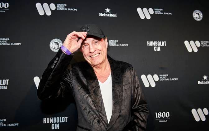 Entertainment Bilder des Tages Warner Music Central Europa feiert in Berlin EUR, Deutschland, Berlin: Musiker Peter Schilling. Das einjährige Juliläum des Standorts Berlin feiert die Warner Music mit Künstlern, Gästen und Mitarbeitern. Die lokale und international Kreativszene vernetzt sich in der Haupstadt.