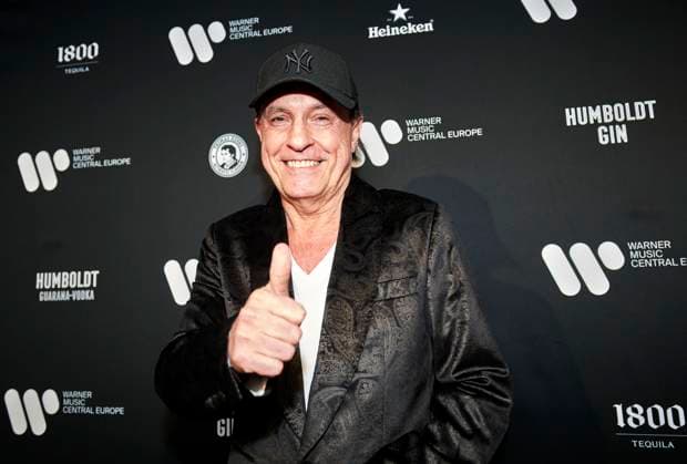 Warner Music Central Europa feiert in Berlin EUR, Deutschland, Berlin: Musiker Peter Schilling .Das einjährige Juliläum des Standorts Berlin feiert die Warner Music mit Künstlern, Gästen und Mitarbeitern. Die lokale und international Kreativszene vernetzt sich in der Haupstadt.
