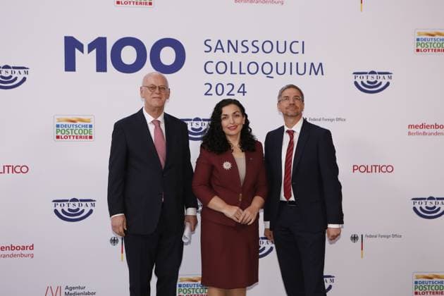 Germany: M100 Media Award in Potsdam Brandenburg: The photo shows the former Defense Minister Rudolf Scharping, the President of the Republic of Kosovo, Dr. Vjosa Osmani-Sadriu and Mike Schubert, Mayor of Potsdam, before the M100 Media Award ceremony in the Orangery Sanssouci in Potsdam Potsdam Brandenburg Germany Copyright: SimonexKuhlmey