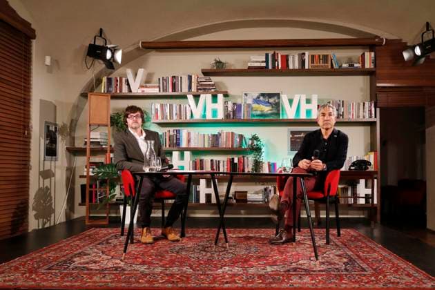 At the Vaclav Havel Library in Prague on 13 September 2024, moderator Ian Willoughby (pictured left) introduced his guest engaged In Conversation With... H.E. Bijan Sabet, Ambassador of the United States of America to the Czech Republic. Sabet spoke about a number of topics, including the current ties between Washington and Prague, his entry into the world of diplomacy at a later stage in his career, and the values he would like to promote as his country s representative in the Czech Republic. (CTKxPhoto PavelxWeber) CTKPhotoF202409130025601  CTKPhotoF202409130025601