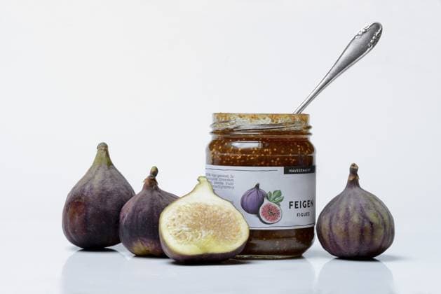Feigenmarmelade im Glas und frische Feigen, Ficus carica Fig jam in a jar and fresh figs, Ficus carica Copyright: imageBROKER JürgenxPfeiffer ibxjpf11170402.jpg