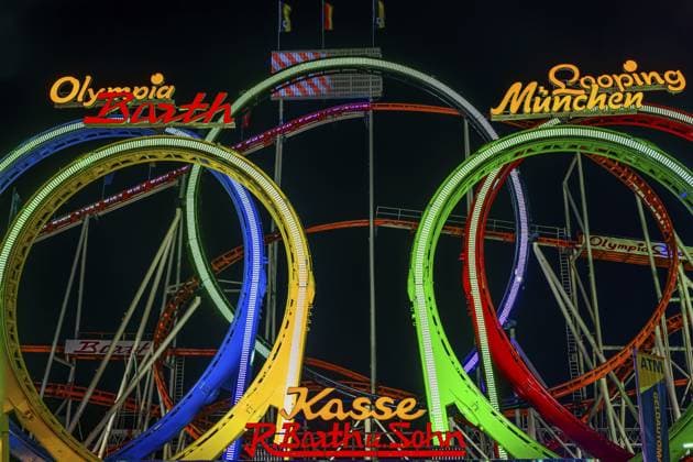 Beleuchteter Olympia Fünfer-Looping, Berg-und Talbahn, Achterbahn, Nachtaufnahme, Oktoberfest, Festwiese, Theresienwiese, München, Oberbayern, Bayern, Deutschland, Europa Illuminated Olympia five-loop, roller coaster, night shot, Oktoberfest, Festwiese, Theresienwiese, Munich, Upper Bavaria, Bavaria, Germany, Europe Copyright: imageBROKER KarlheinzxIrlmeier ibxkhi11070203.jpg