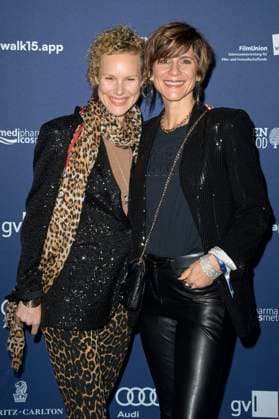 Christina Hecke mit Ehefrau Stefanie Henn bei der Verleihung des Deutschen Schauspielpreises 2024 im Club Theater Berlin. Berlin, 13.09.2024
