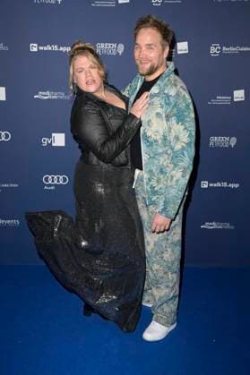 Gisa Flake mit Partner Knud Riepen bei der Verleihung des Deutschen Schauspielpreises 2024 im Club Theater Berlin. Berlin, 13.09.2024